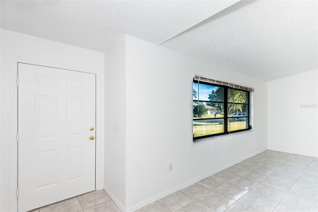 En Renta: $1,995 (3 camas, 2 baños, 1695 Pies cuadrados)