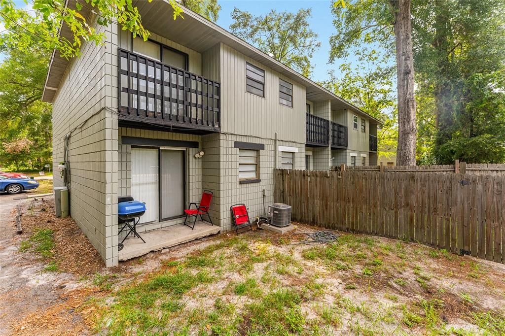 For Sale: $440,000 (8 beds, 0 baths, 3902 Square Feet)