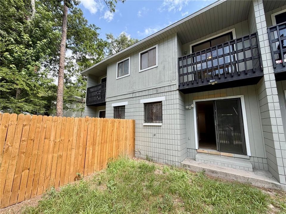 For Sale: $440,000 (8 beds, 0 baths, 3902 Square Feet)