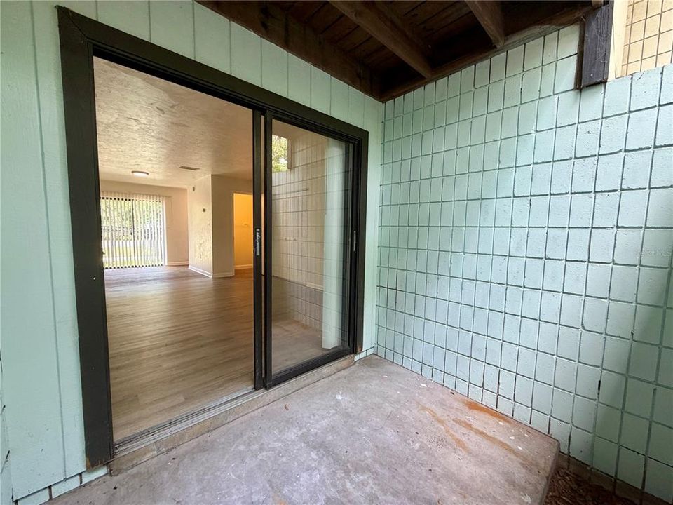 For Sale: $440,000 (8 beds, 0 baths, 3902 Square Feet)