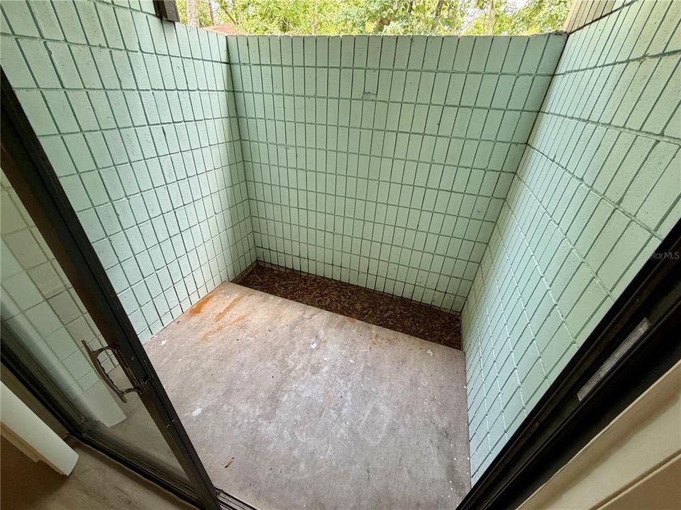 For Sale: $440,000 (8 beds, 0 baths, 3902 Square Feet)