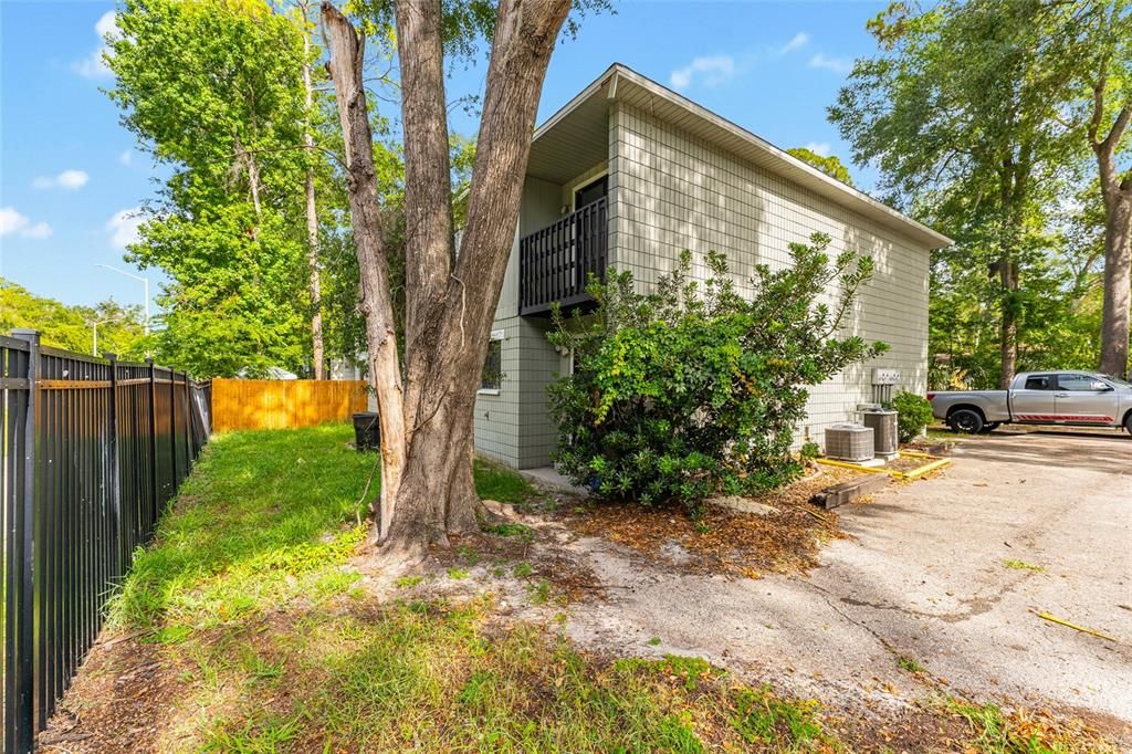 For Sale: $440,000 (8 beds, 0 baths, 3902 Square Feet)