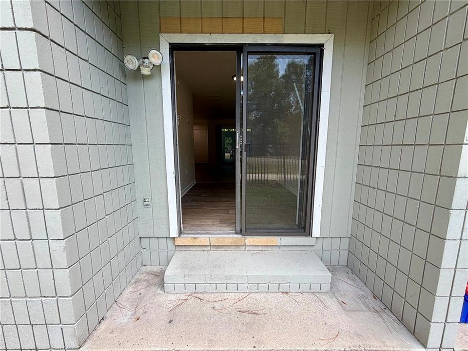 For Sale: $440,000 (8 beds, 0 baths, 3902 Square Feet)