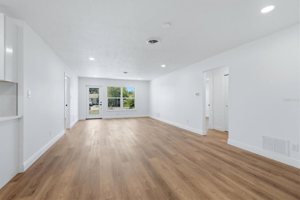 На продажу: $465,000 (4 спален, 2 ванн, 1794 Квадратных фут)