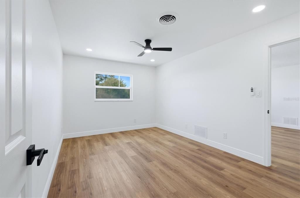 На продажу: $465,000 (4 спален, 2 ванн, 1794 Квадратных фут)