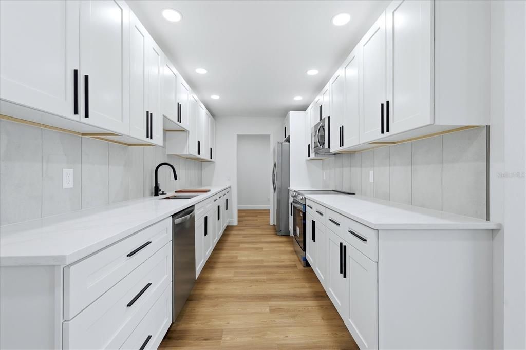 На продажу: $465,000 (4 спален, 2 ванн, 1794 Квадратных фут)
