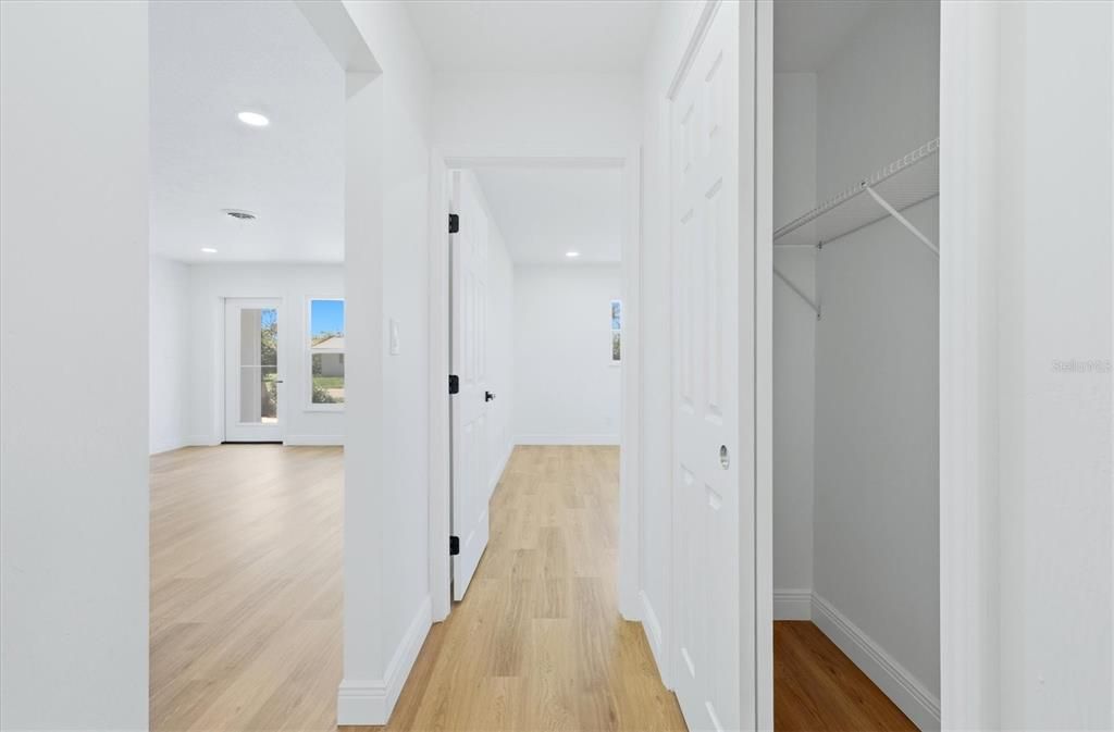 На продажу: $465,000 (4 спален, 2 ванн, 1794 Квадратных фут)