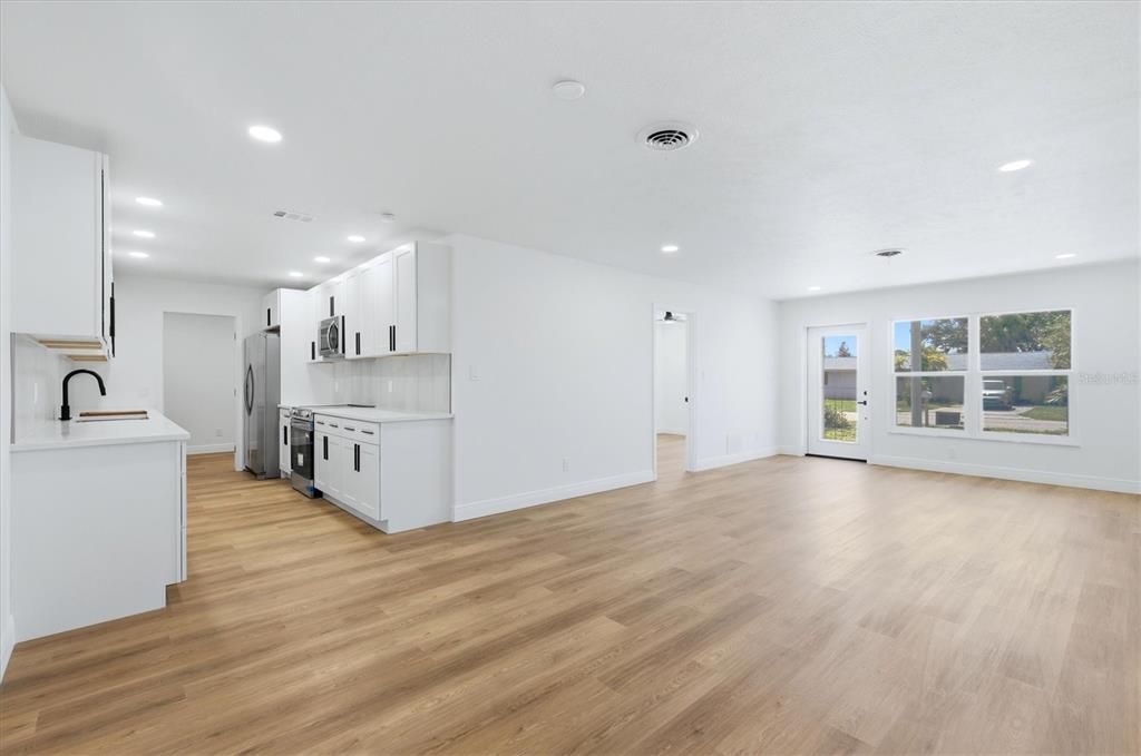 На продажу: $465,000 (4 спален, 2 ванн, 1794 Квадратных фут)
