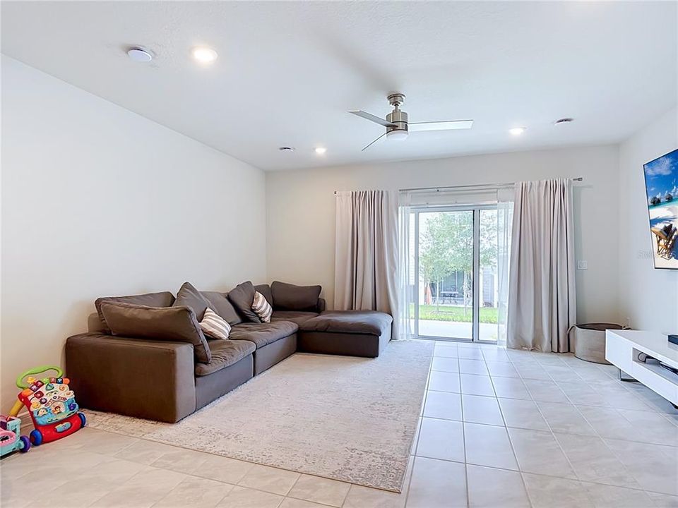 En Venta: $365,000 (3 camas, 2 baños, 1736 Pies cuadrados)