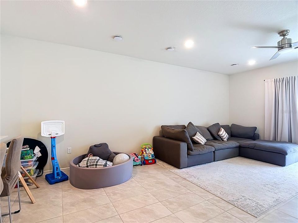 En Venta: $365,000 (3 camas, 2 baños, 1736 Pies cuadrados)