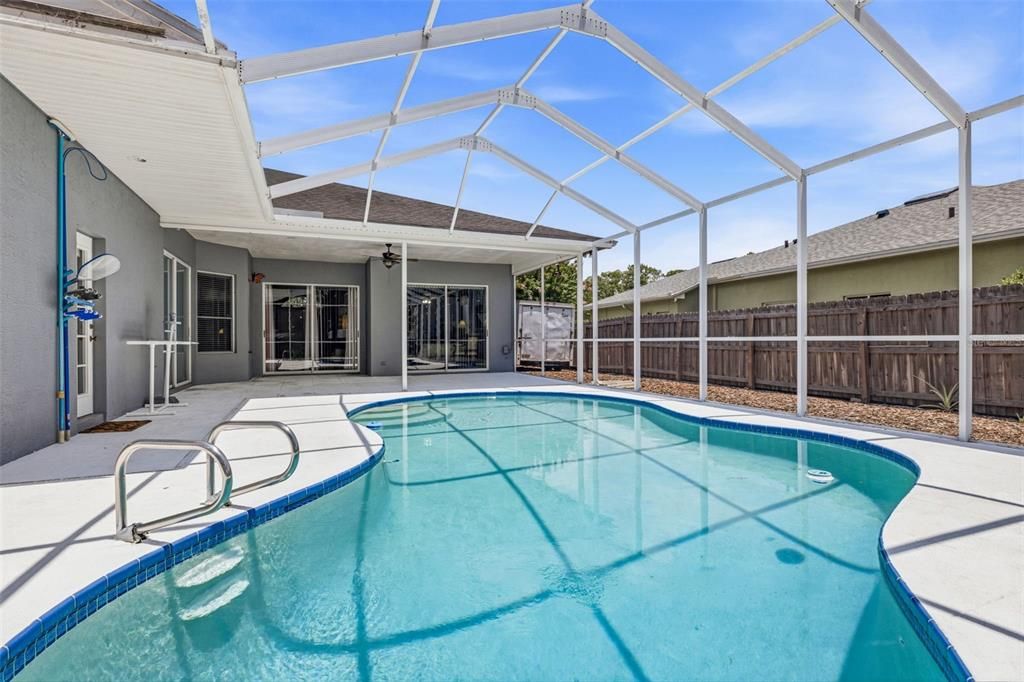 En Venta: $679,900 (4 camas, 3 baños, 2513 Pies cuadrados)