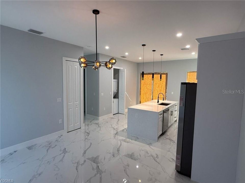 En Venta: $264,900 (3 camas, 3 baños, 1057 Pies cuadrados)