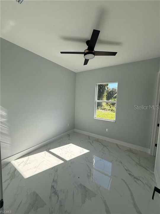 En Venta: $264,900 (3 camas, 3 baños, 1057 Pies cuadrados)