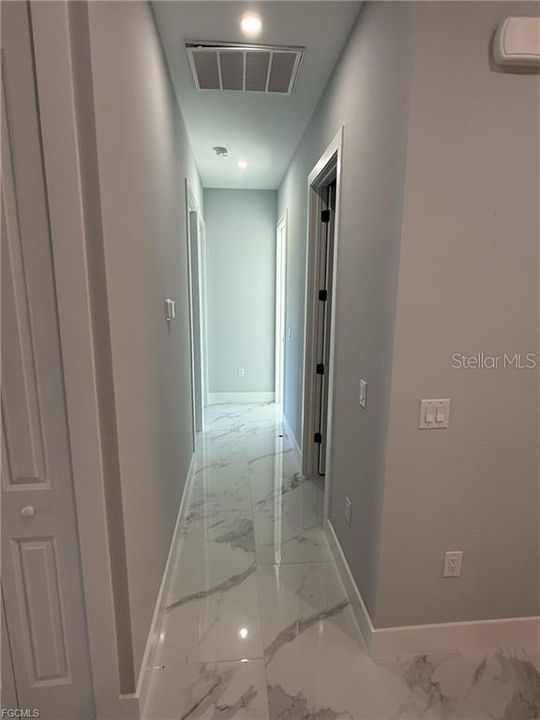 En Venta: $264,900 (3 camas, 3 baños, 1057 Pies cuadrados)