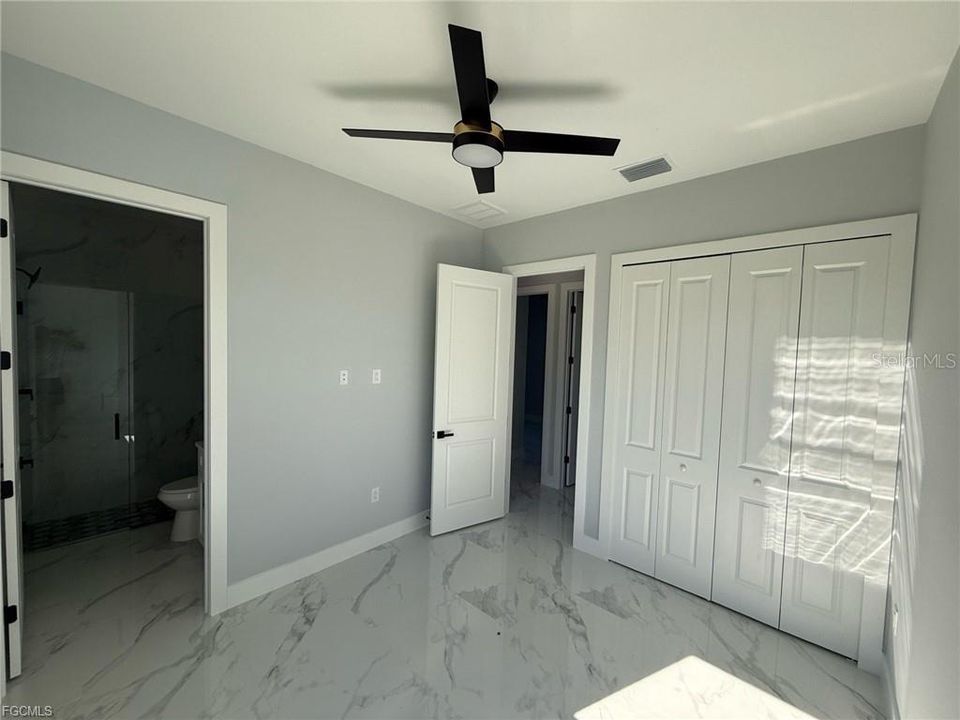 En Venta: $264,900 (3 camas, 3 baños, 1057 Pies cuadrados)