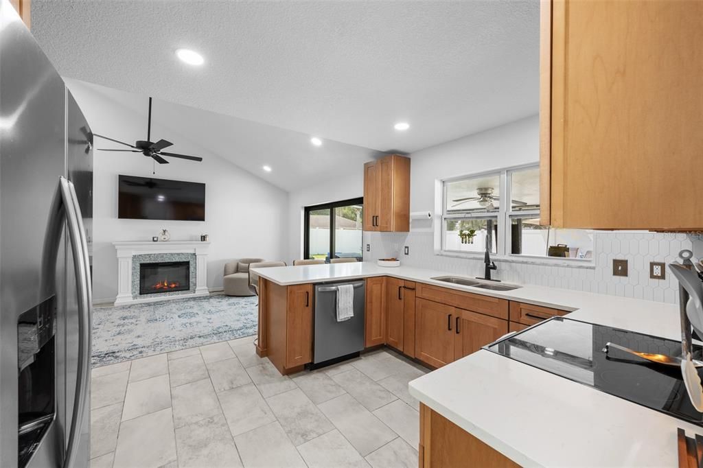 На продажу: $589,999 (3 спален, 2 ванн, 1730 Квадратных фут)