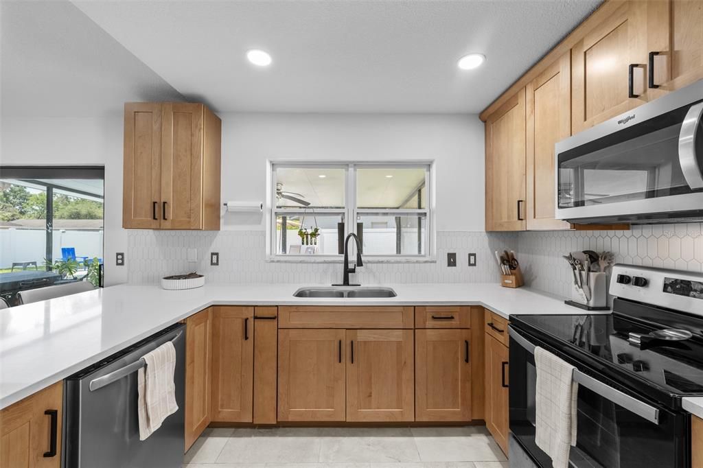 На продажу: $589,999 (3 спален, 2 ванн, 1730 Квадратных фут)
