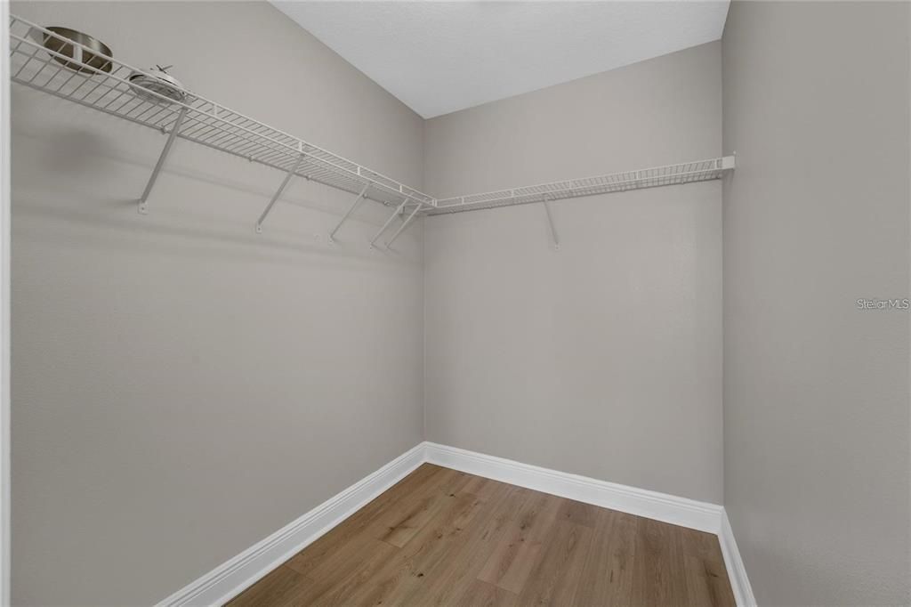 En Venta: $850,000 (5 camas, 3 baños, 3300 Pies cuadrados)