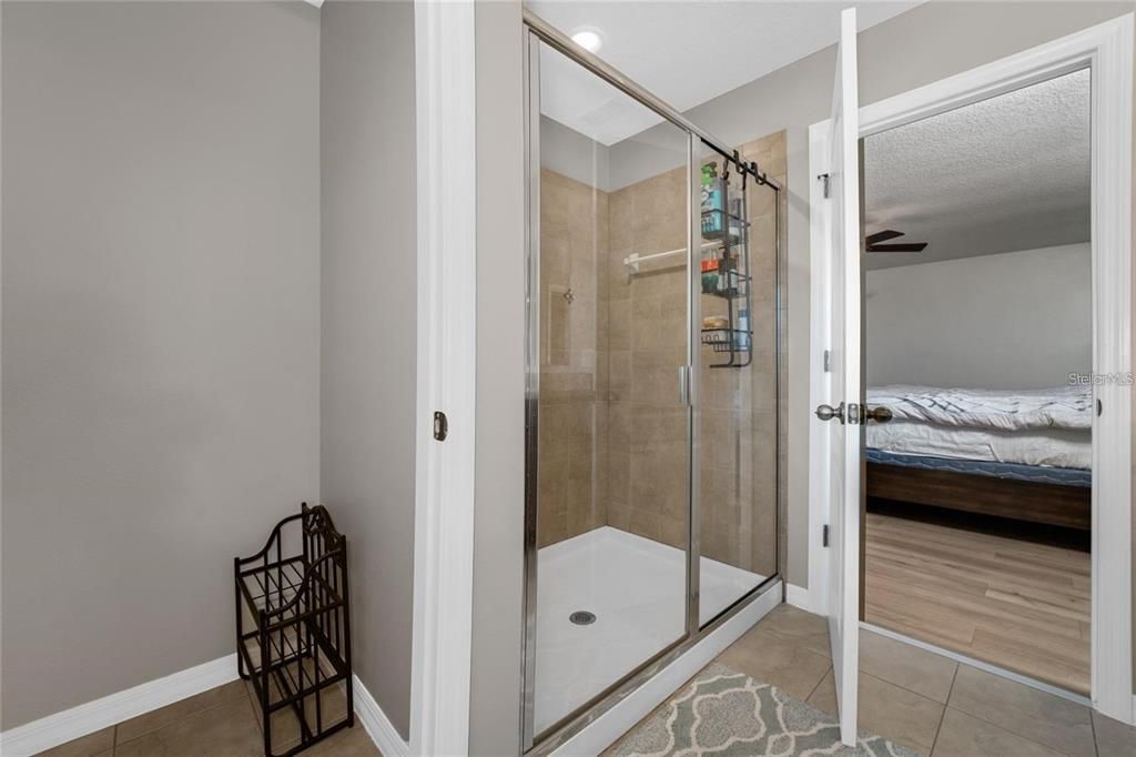 En Venta: $850,000 (5 camas, 3 baños, 3300 Pies cuadrados)