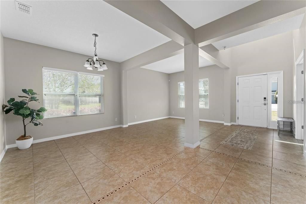 En Venta: $850,000 (5 camas, 3 baños, 3300 Pies cuadrados)