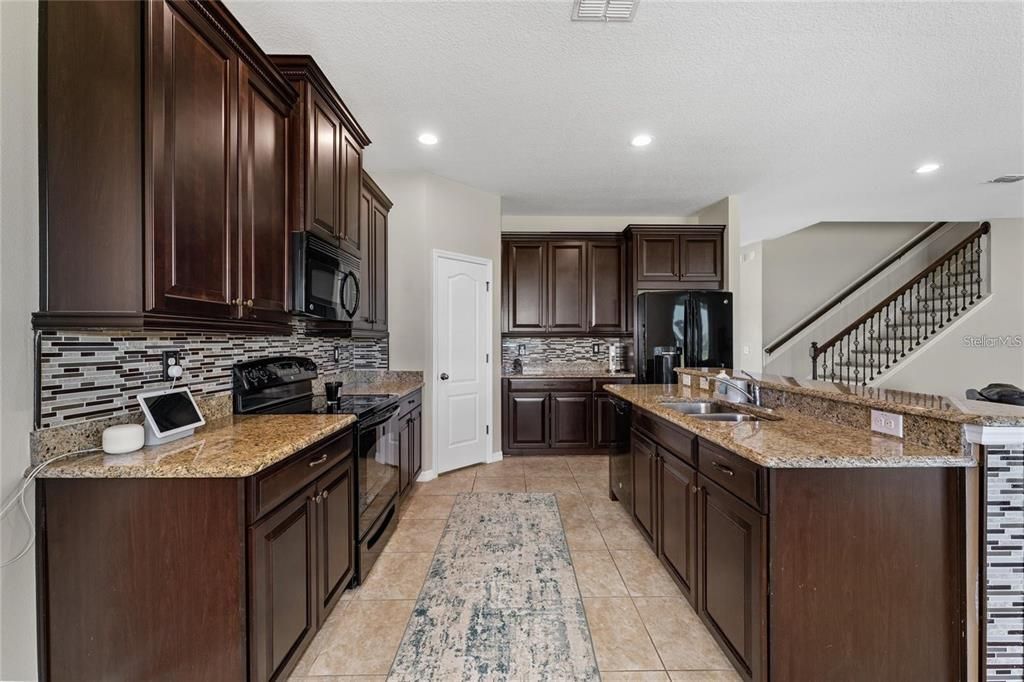 En Venta: $850,000 (5 camas, 3 baños, 3300 Pies cuadrados)