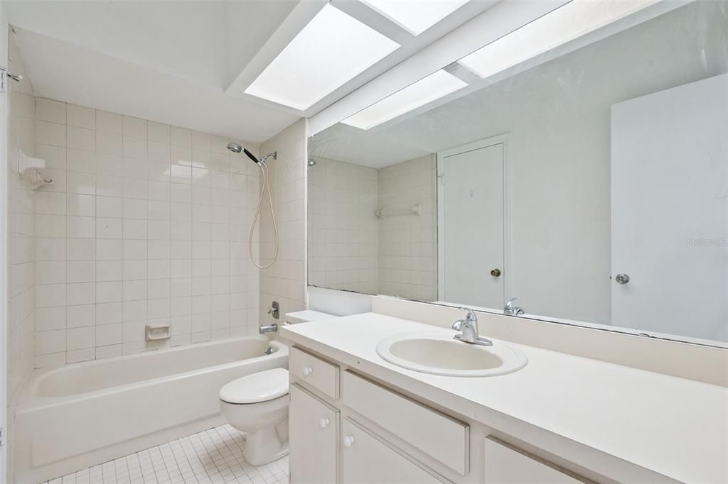 На продажу: $259,000 (3 спален, 2 ванн, 1720 Квадратных фут)