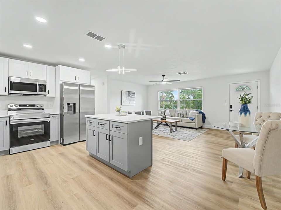 На продажу: $459,900 (3 спален, 2 ванн, 1543 Квадратных фут)