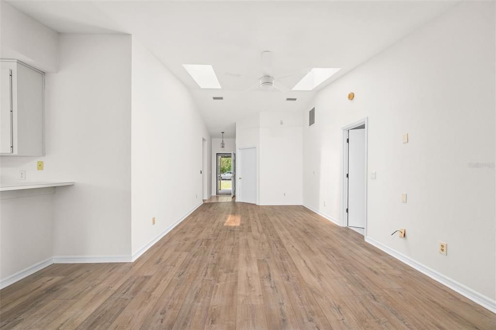 For Sale: $320,000 (3 beds, 2 baths, 1420 Square Feet)