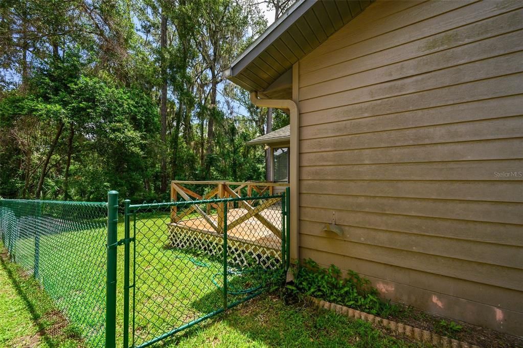 For Sale: $320,000 (3 beds, 2 baths, 1420 Square Feet)