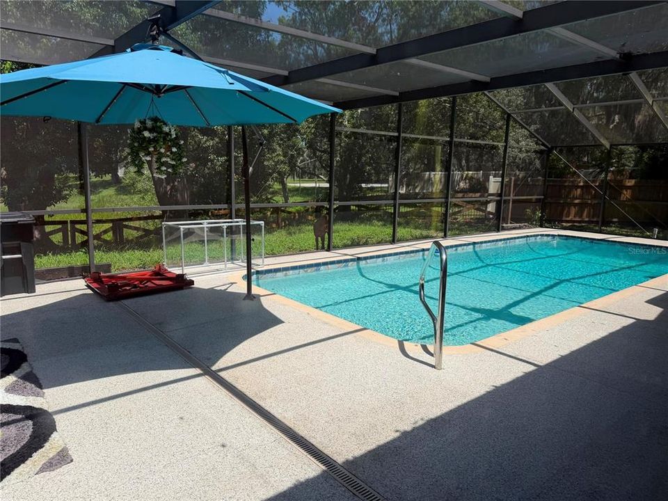 For Sale: $300,000 (2 beds, 2 baths, 1443 Square Feet)