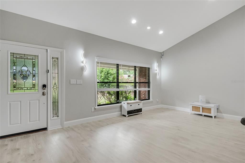 En Venta: $649,000 (4 camas, 2 baños, 2472 Pies cuadrados)