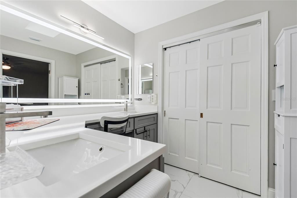 En Venta: $649,000 (4 camas, 2 baños, 2472 Pies cuadrados)