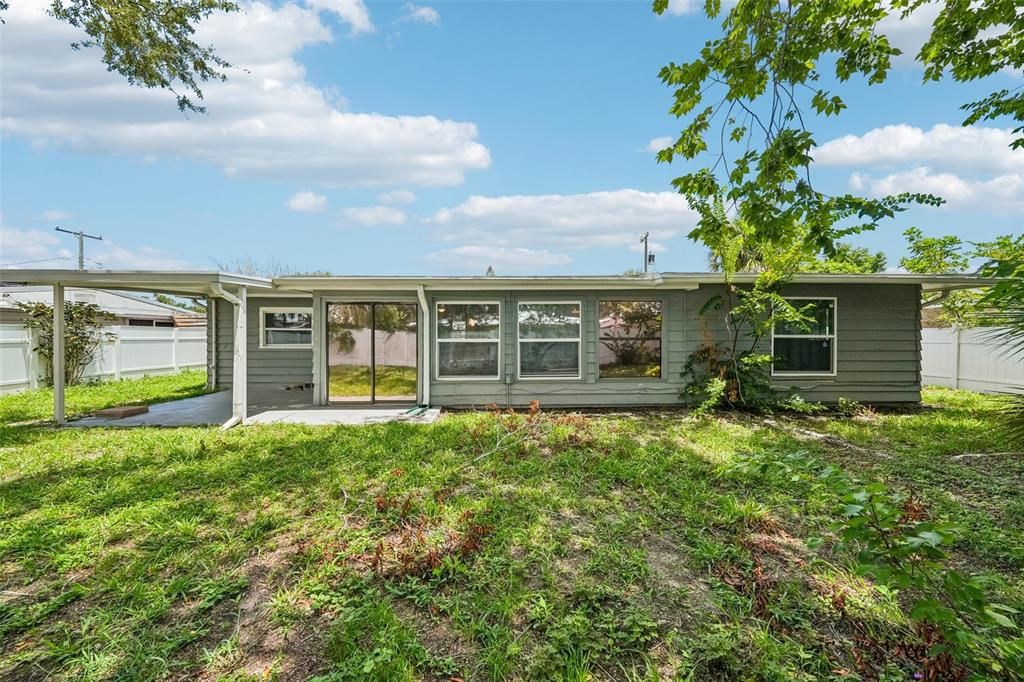 En Venta: $330,000 (4 camas, 2 baños, 1440 Pies cuadrados)