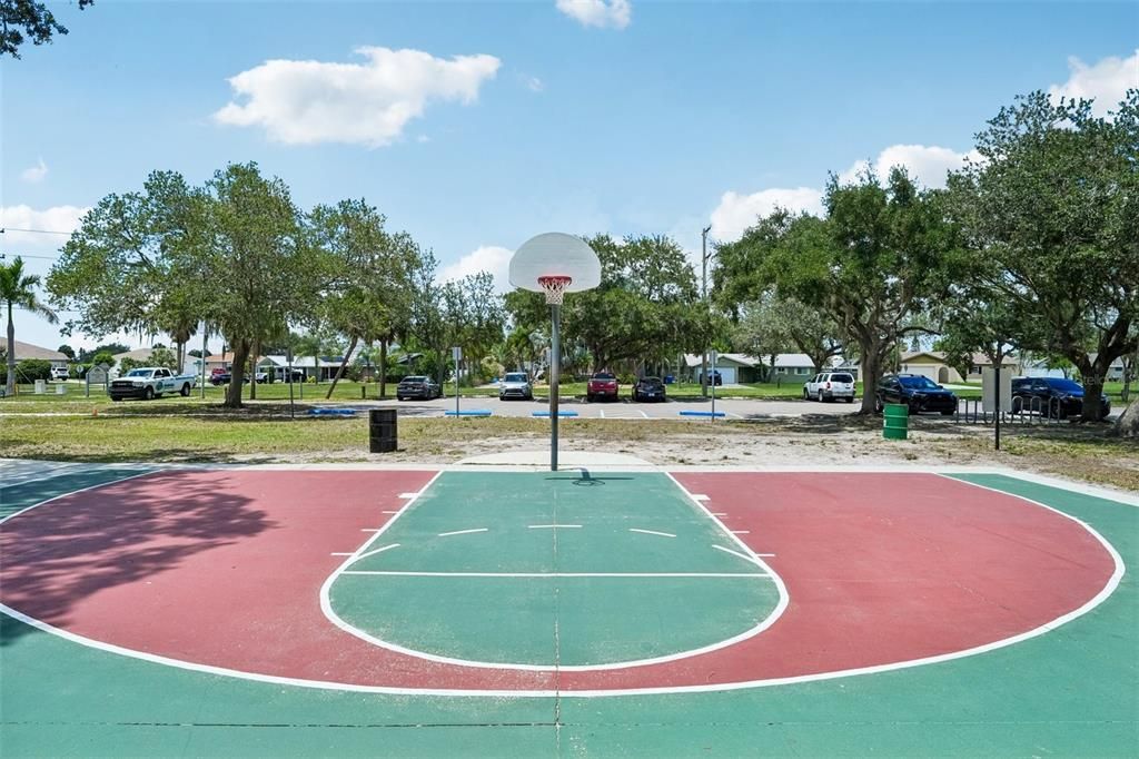 En Venta: $330,000 (4 camas, 2 baños, 1440 Pies cuadrados)