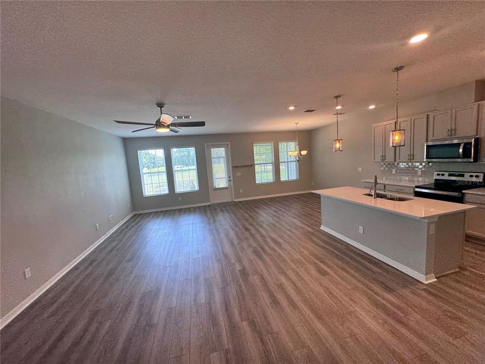 В аренду: $2,695 (3 спален, 2 ванн, 2206 Квадратных фут)
