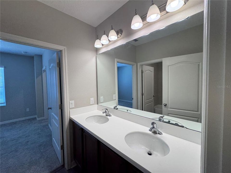 В аренду: $2,695 (3 спален, 2 ванн, 2206 Квадратных фут)