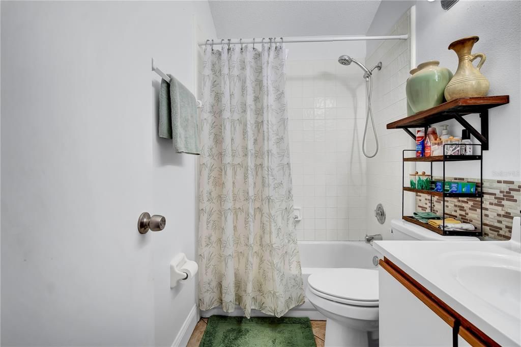 На продажу: $430,000 (3 спален, 2 ванн, 1876 Квадратных фут)