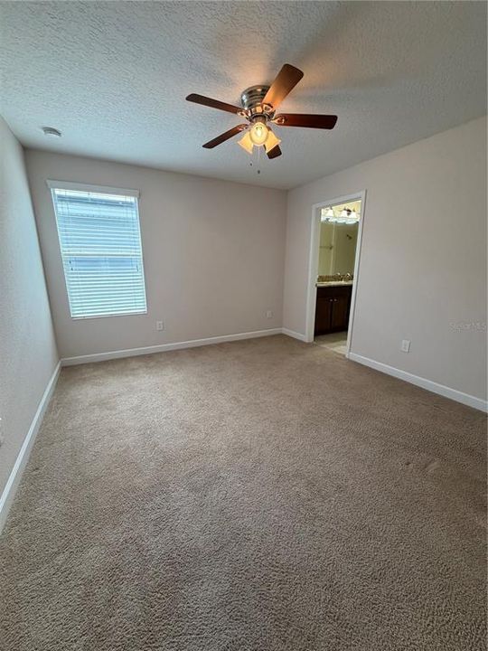 For Rent: $2,950 (3 beds, 2 baths, 1973 Square Feet)