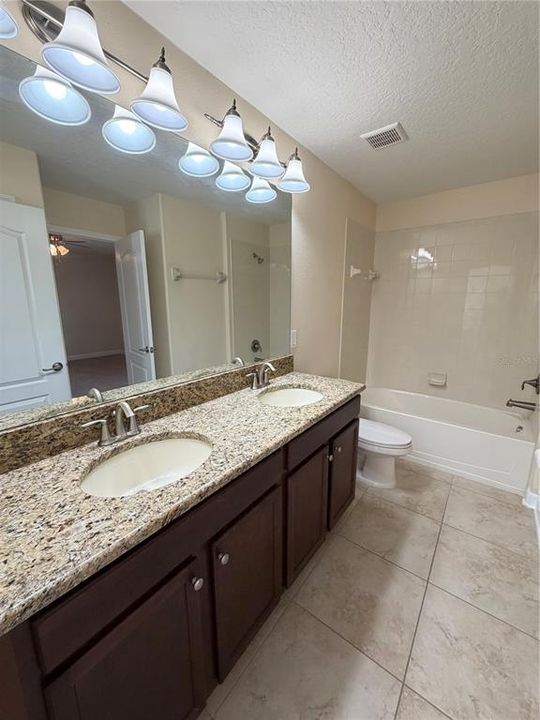 For Rent: $2,950 (3 beds, 2 baths, 1973 Square Feet)