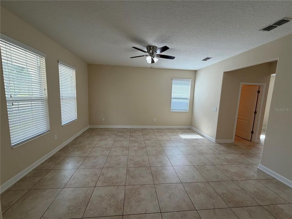 For Rent: $2,950 (3 beds, 2 baths, 1973 Square Feet)