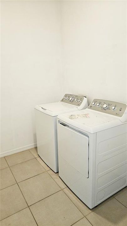 На продажу: $299,999 (3 спален, 2 ванн, 1822 Квадратных фут)