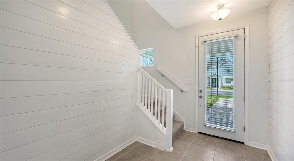 For Rent: $3,200 (3 beds, 2 baths, 2524 Square Feet)