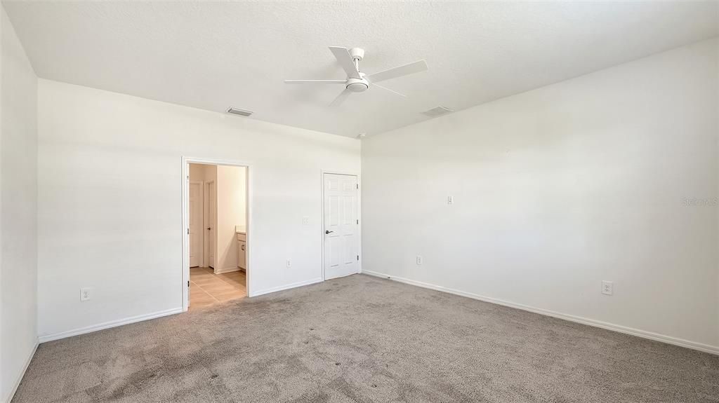 For Rent: $3,200 (3 beds, 2 baths, 2524 Square Feet)