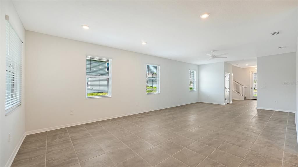 For Rent: $3,200 (3 beds, 2 baths, 2524 Square Feet)