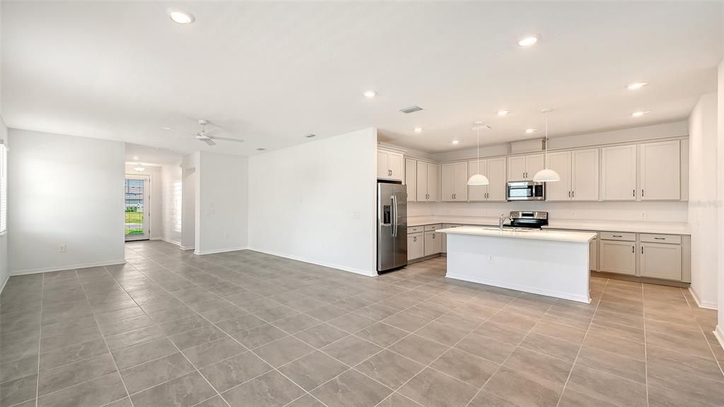 For Rent: $3,200 (3 beds, 2 baths, 2524 Square Feet)