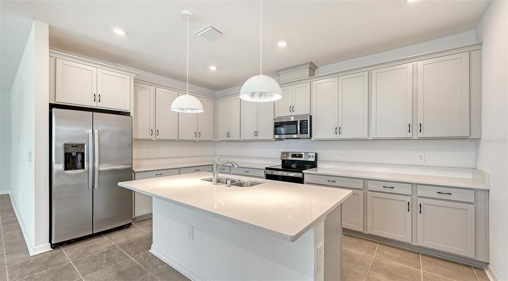 For Rent: $3,200 (3 beds, 2 baths, 2524 Square Feet)