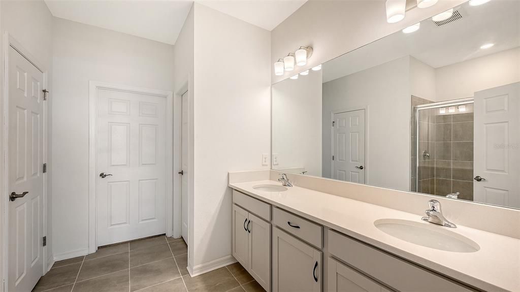 For Rent: $3,200 (3 beds, 2 baths, 2524 Square Feet)