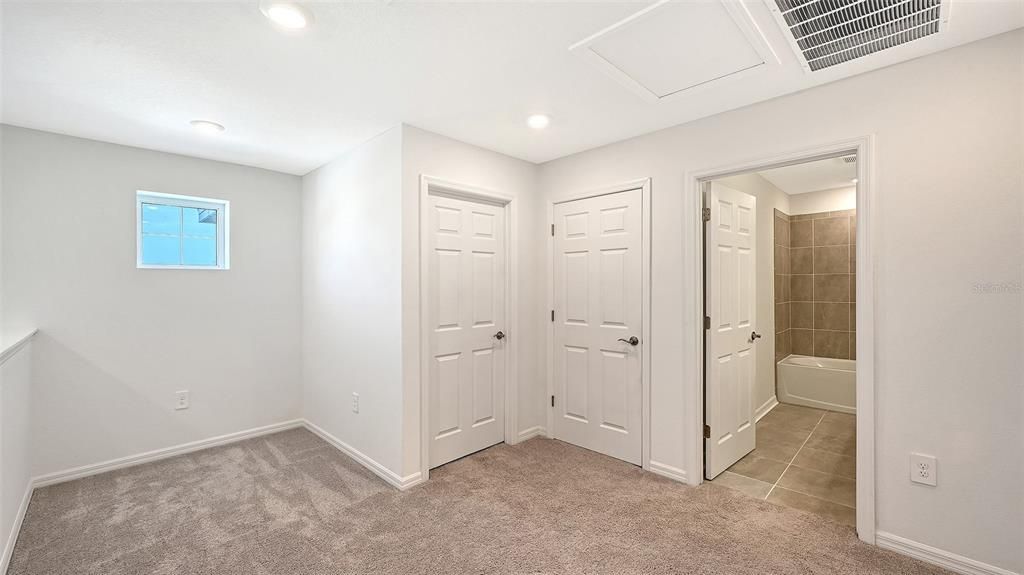 For Rent: $3,200 (3 beds, 2 baths, 2524 Square Feet)