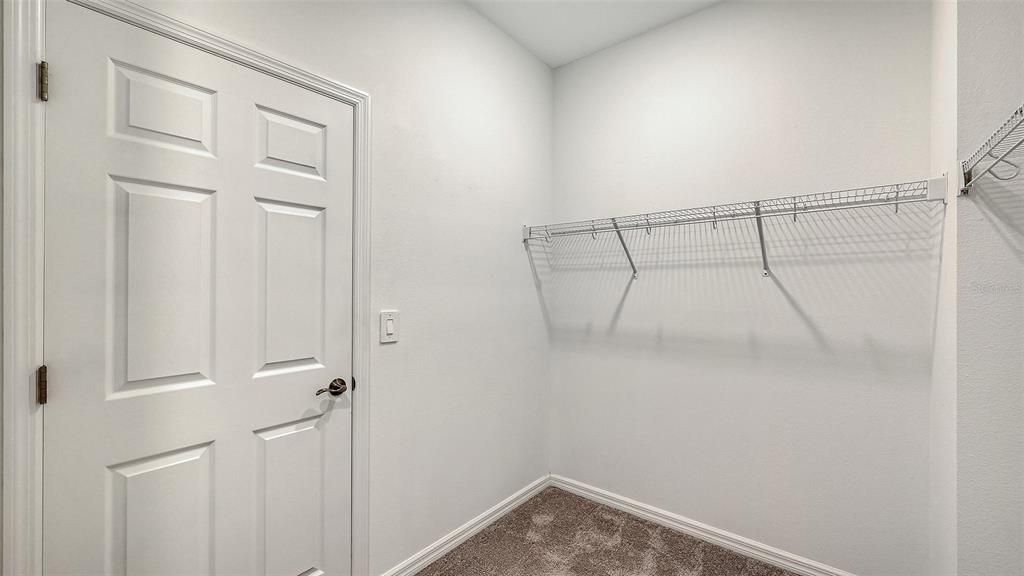 For Rent: $3,200 (3 beds, 2 baths, 2524 Square Feet)