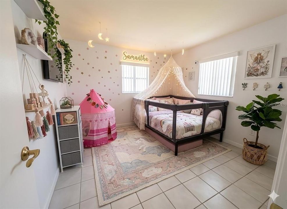 For Sale: $279,900 (3 beds, 2 baths, 1204 Square Feet)